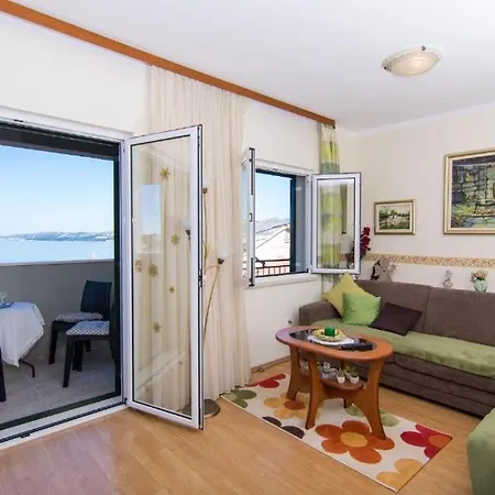 Apartment With A Parking Space Okrug Gornji, Ciovo - 22799 *